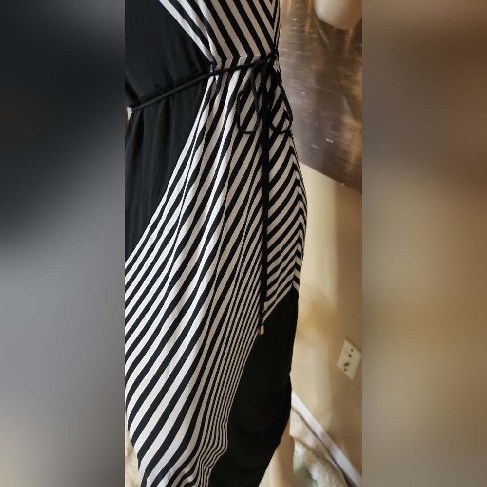 👗Women's Pre-loved Short-sleeved Dress 👗 - Picture 4 of 10